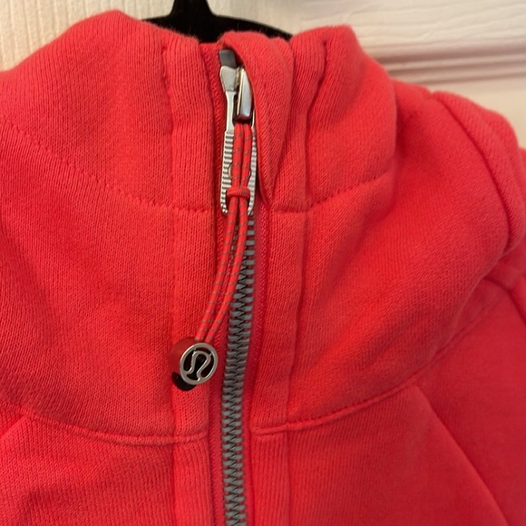 Good condition Lululemon full zip cropped scuba - Size 8 - Picture 3 of 6